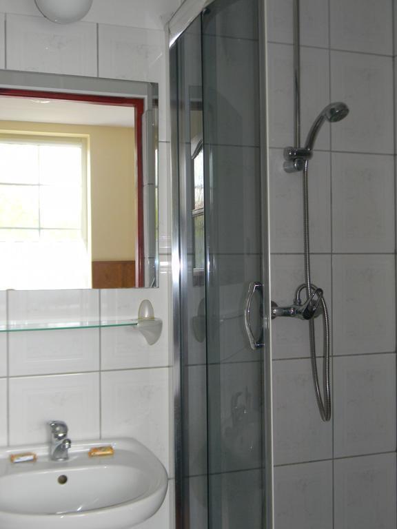 Mikołajki Prohibicja Peter'S Pubモーテル 部屋 写真